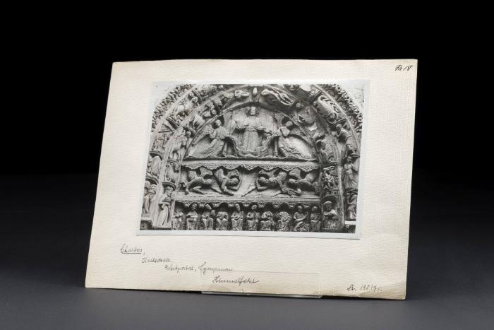 Tympanon am Westportal der Kathedrale Norte-Dame von Chartres