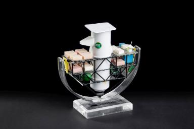 Modell des Satelliten ORFEUS von MBB