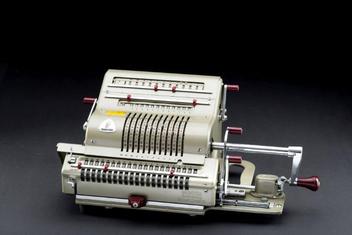 Rechenmaschine Brunsviga 20 mit Kurbel