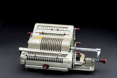 Rechenmaschine Brunsviga 20 mit Kurbel