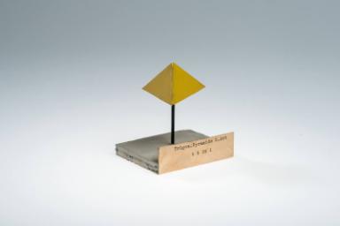 Trigonale Pyramide 2. Art