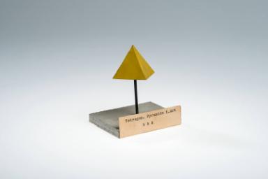 Tetragonale Pyramide 1. Art