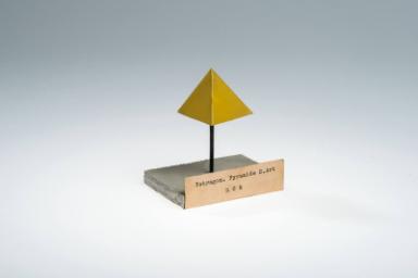 Tetragonale Pyramide 2. Art