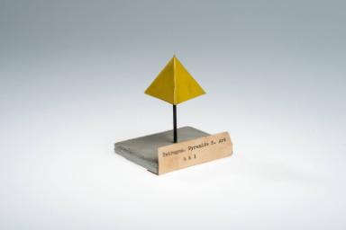 Tetragonale Pyramide 3. Art