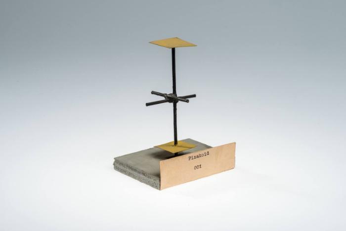 Pinakoid (001)