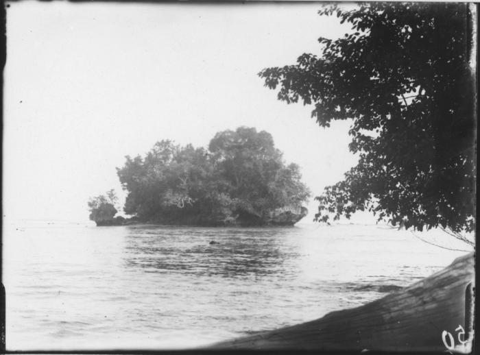 Insel Pinis bei Neuirland