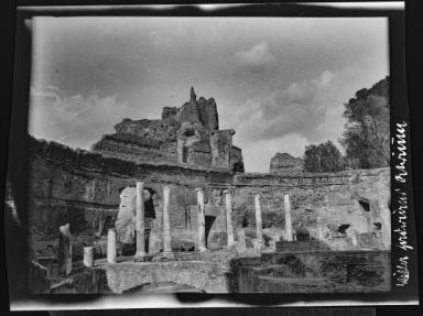 Tivoli, Villa Hadriana, Teatro marittimo