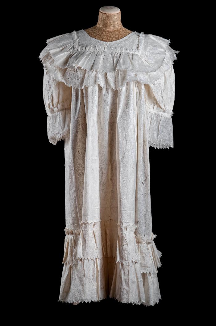 Frauen-Kleid "Mother Hubbard" aus Rindenbaststoff