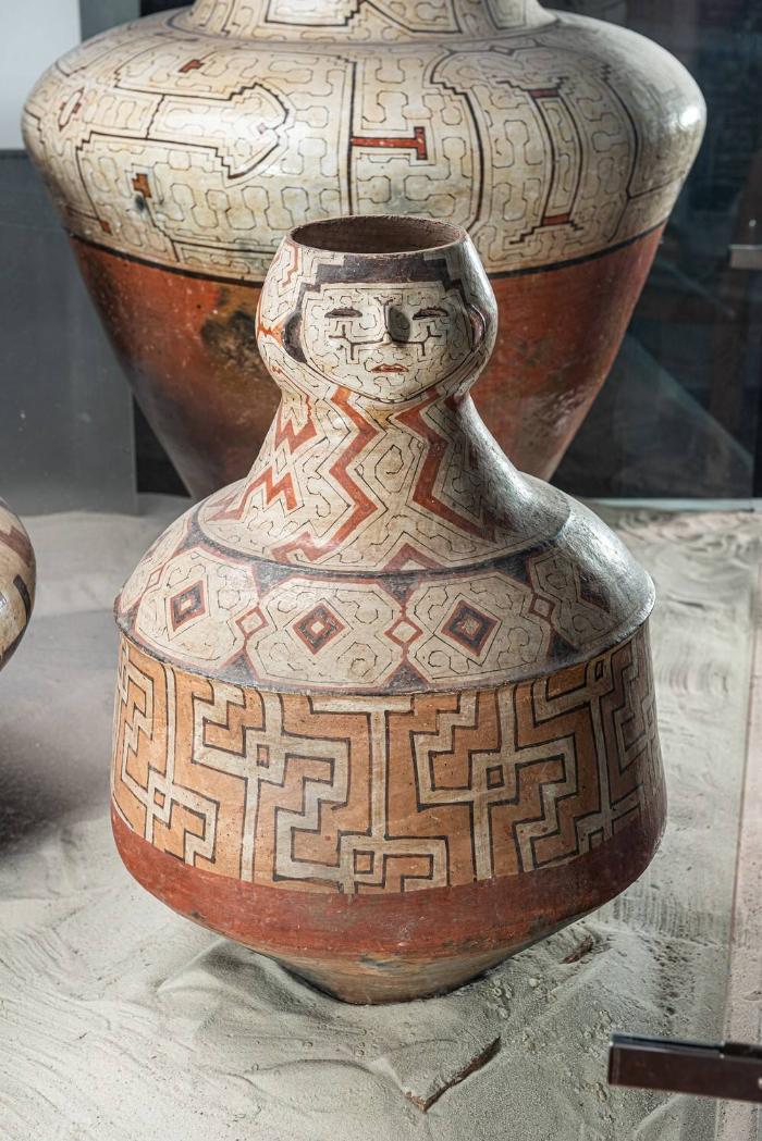 Janusköpfige Keramik "joni chómo" der Shipibo-Conibo