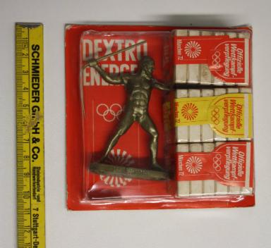 Traubenzuckerpackung mit Speerwerferfigur