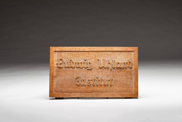 Schild "Ludwig-Uhland-Institut"