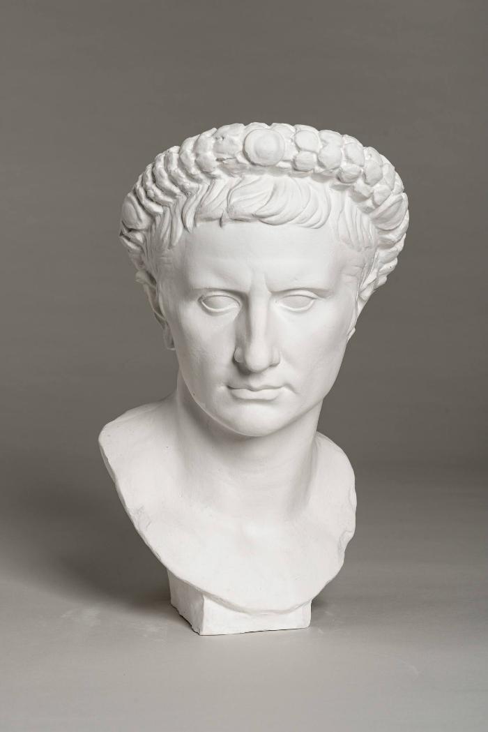 Porträtkopf des Augustus mit Kranz