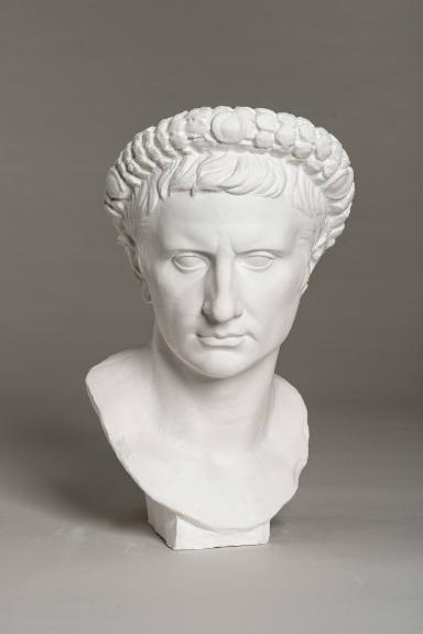 Porträtkopf des Augustus mit Kranz