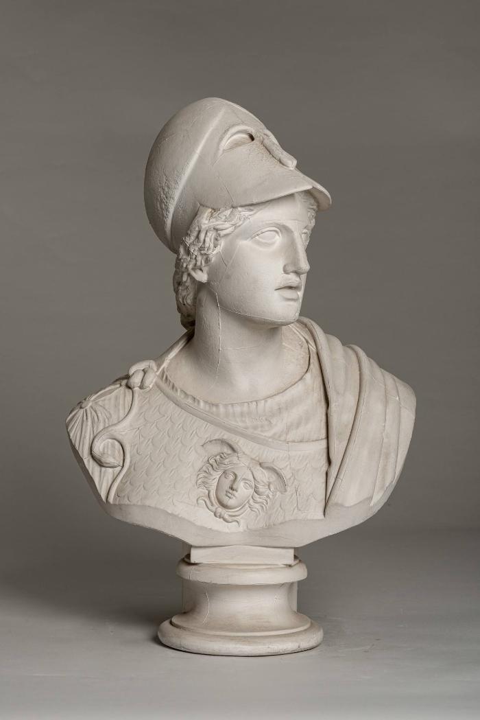Kopf der Athena im sog. Typus Rospigliosi auf moderner Büste, sog. Athena Glienicke