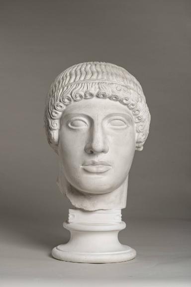 Kopf des Apollon vom Westgiebel des Zeustempels in Olympia