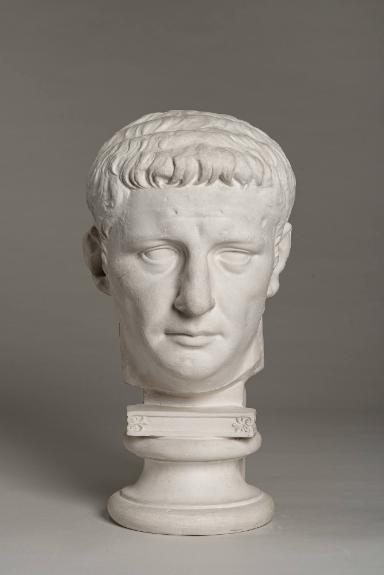 Kolossaler Porträtkopf des Claudius