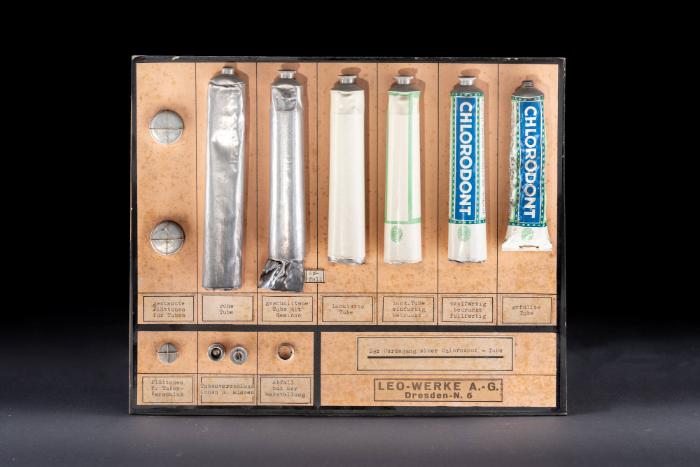 Der Werdegang einer Chlorodont-Tube