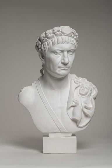 Porträtbüste des Trajan mit corona civica und Ägis