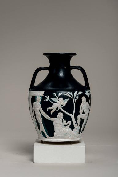Kameoglasgefäß mit mythisch-allegorischen Reliefbildern, sog. Portland-Vase