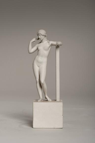 Statuette einer aufgestützten Aphrodite