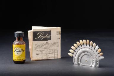 Replica Farbvergleichsmuster und Füllmaterial