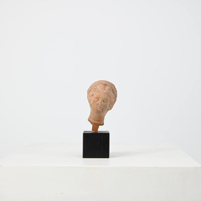 Figurine: Frauenkopf mit Melonenfrisur