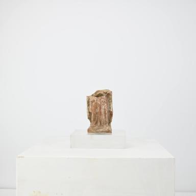 Figurine: weibliche Gewandfigur mit Phormiskos (?)