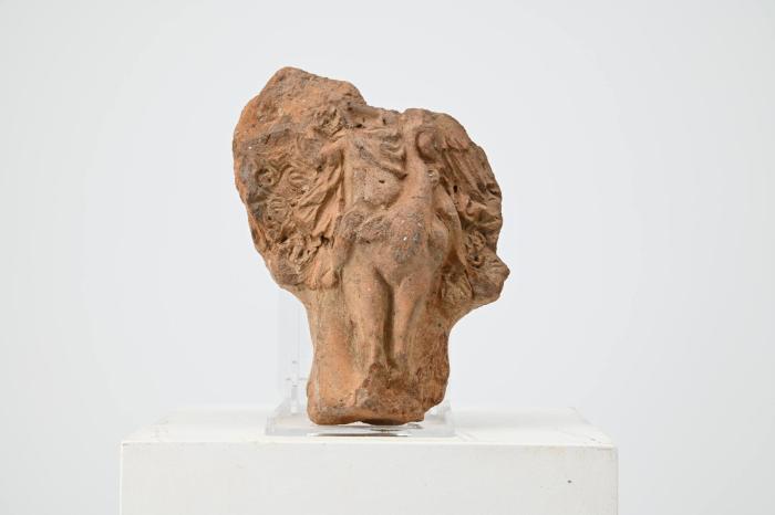 Figurine: Eros auf einem Pfau