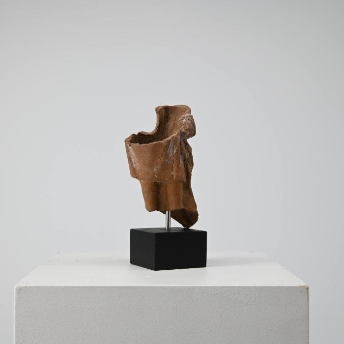 Figurine: Beine eines Knaben