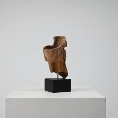 Figurine: Beine eines Knaben