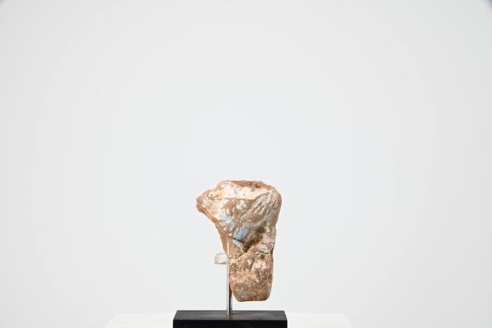 Figurine: Torso einer Gelagerten