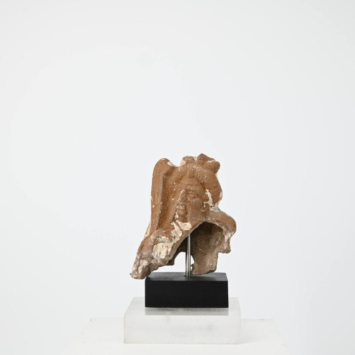 Figurine: Kopf und Schulterpartie eines Mannes mit Trigonon