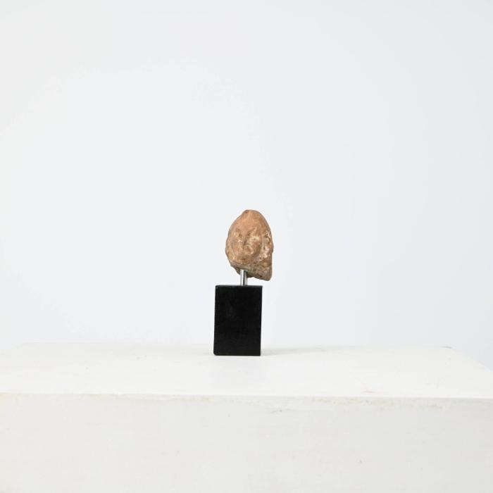 Figurine: Kinderkopf mit langem Haar