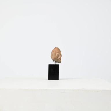 Figurine: Kinderkopf mit langem Haar
