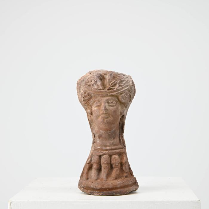 Gerätfuß: Kopf des Dionysos