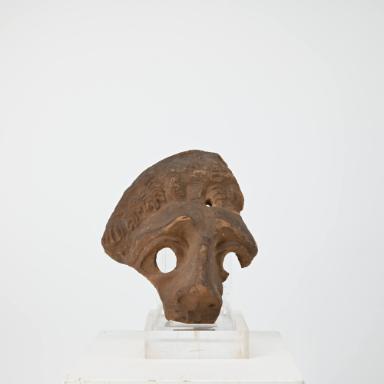 Maske: weibliches Gesicht