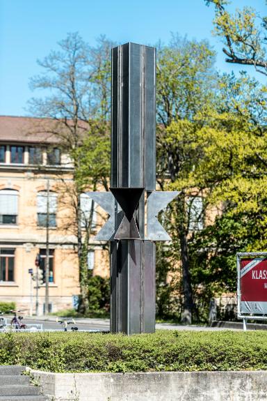 Turm allseitiger Ausstrahlung