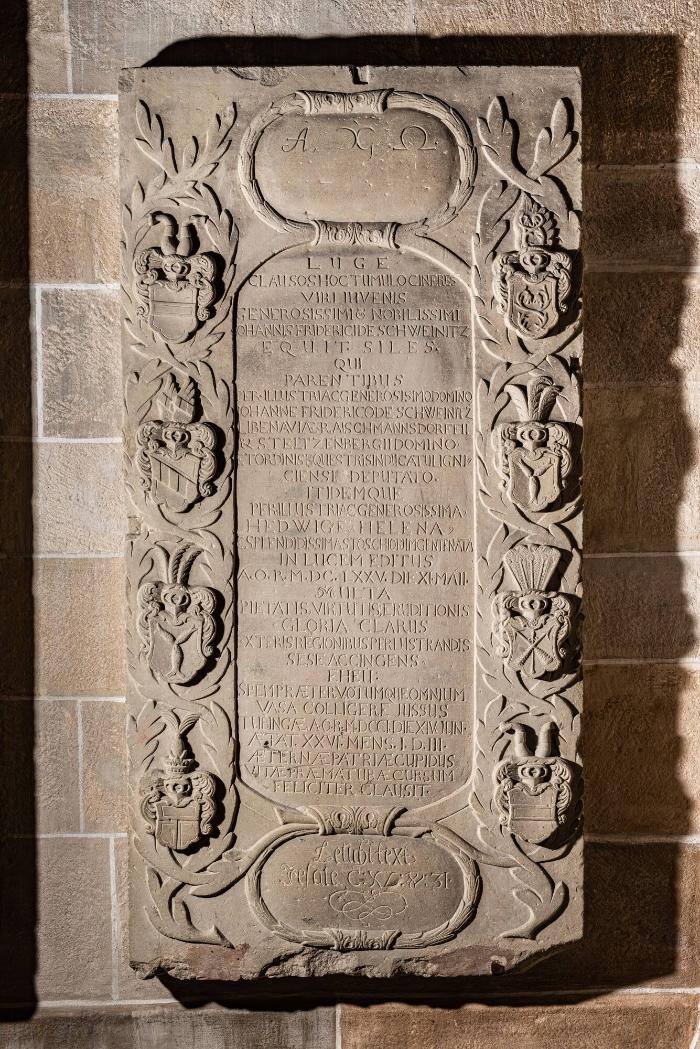 Grabplatte für Johann Friedrich von Schweinitz