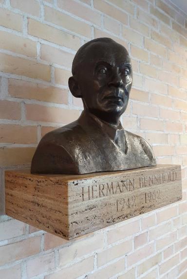 Büste von Hans-Hermann Bennhold