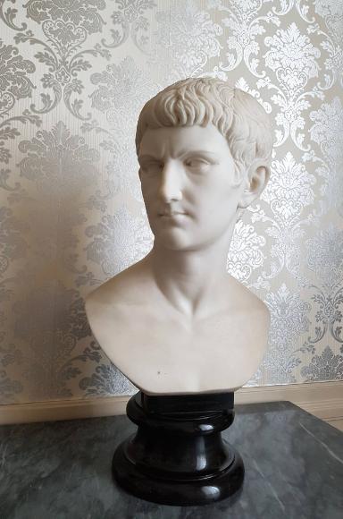 Caligula Büste