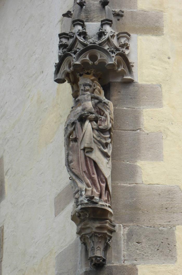 Marienskulptur mit Kind