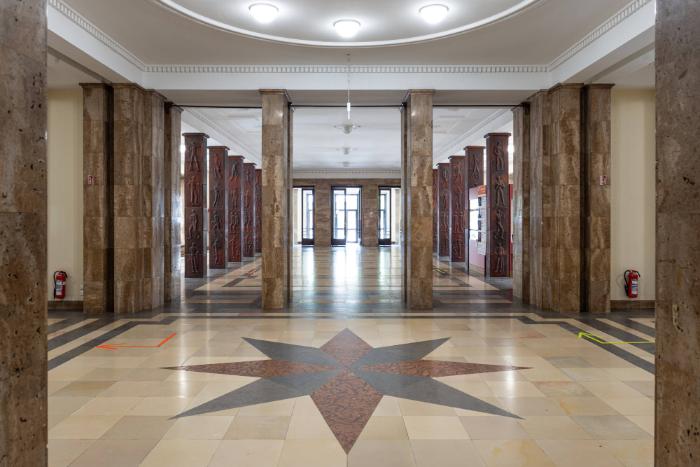 Wandelhalle mit Opus sectile