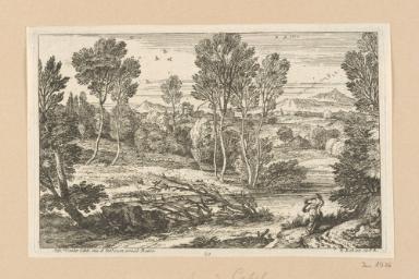 Eilende Frau in der Landschaft
