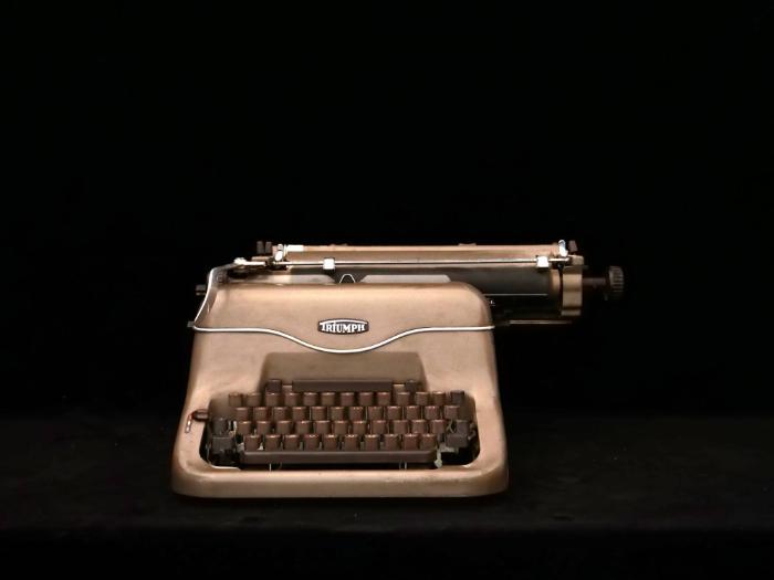 Schreibmaschine Triumph Matura