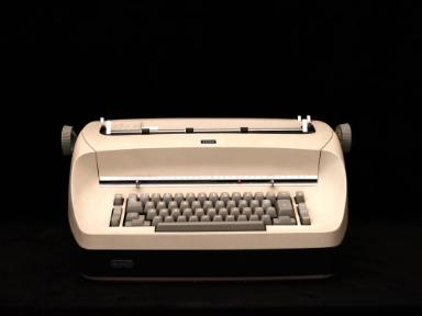 Schreibmaschine IBM oder WANG 220-0017