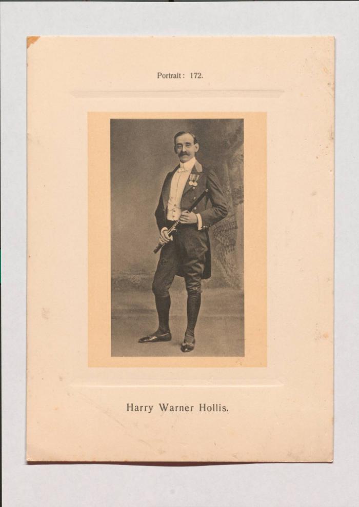Harry Warner Hollis aus Adolph Goldbergs Porträt-Sammlung hervorragender Flöten-Virtuosen, Dilettanten und Komponisten
